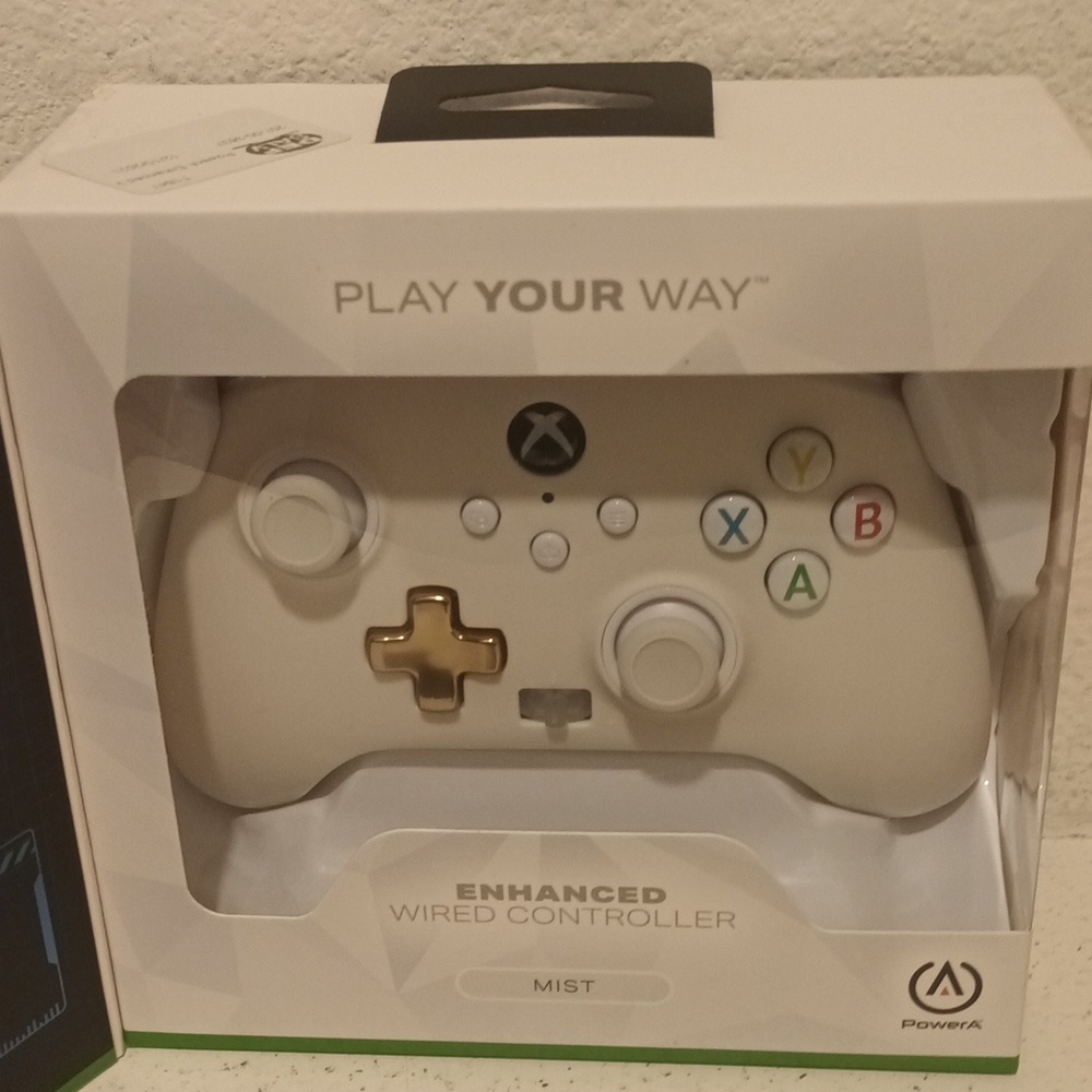 Xbox enhanced wired controller - Picture 2 of 3